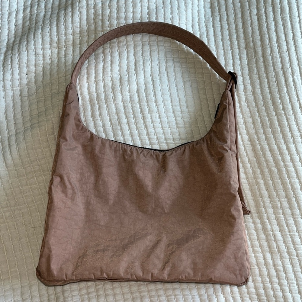 BAGGU Nylon Shoulder Bag in Taupe